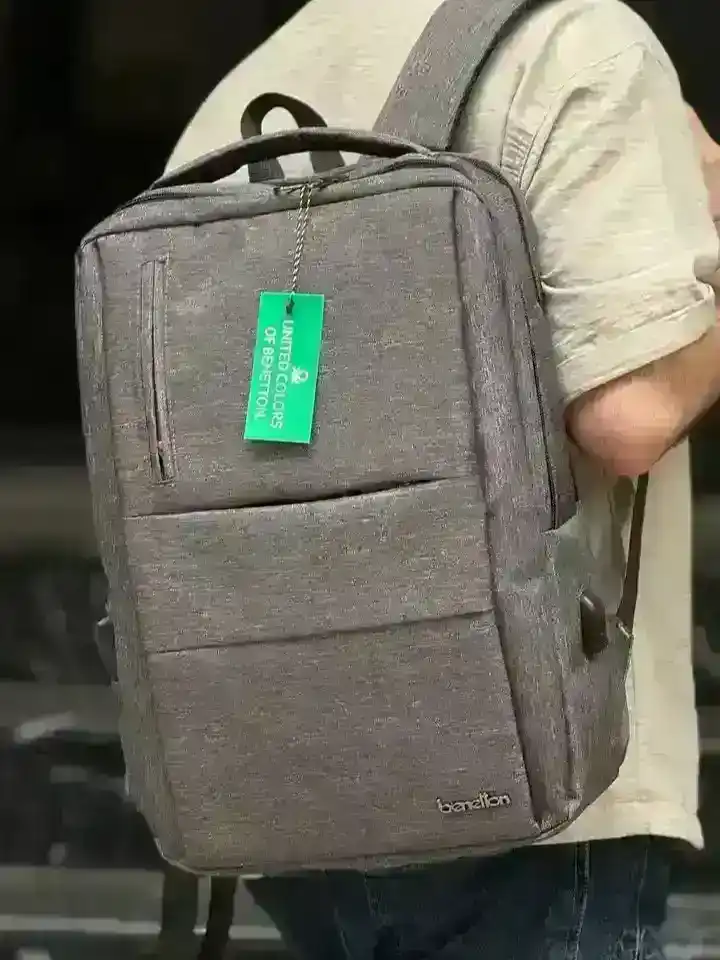 عکس کوله پشتی بنتون مدل 3036 مناسب برای لپ تاپ های تا سایز 17 اینچ