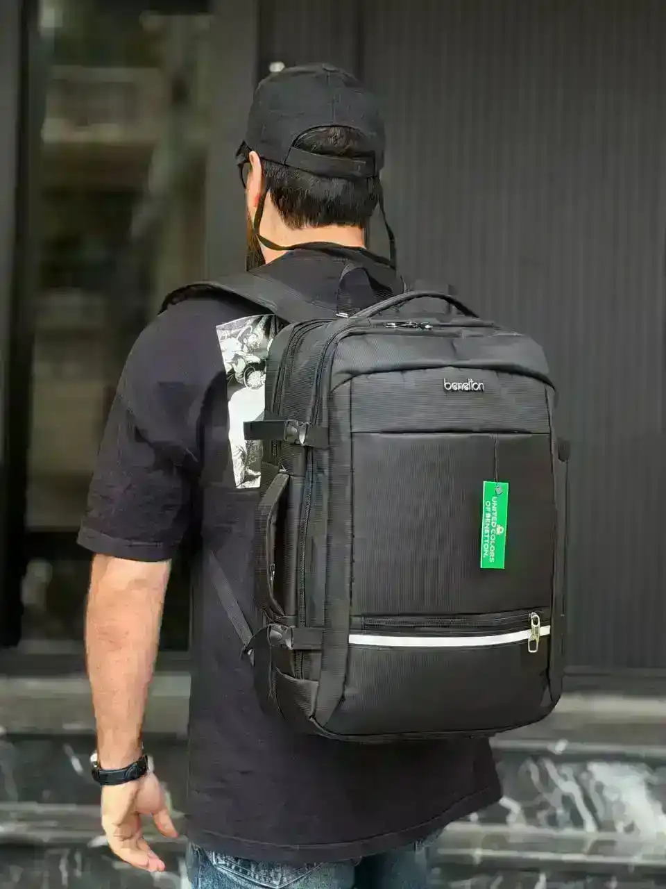 عکس کوله پشتی بنتون مدل B7700 مناسب برای لپتاپ های 15.6 الی 16 اینچ