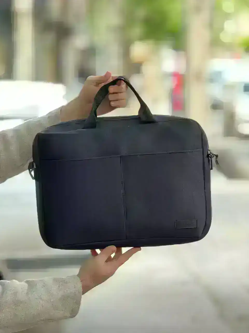 عکس کیف دستی اکونومی مدلeco1 مناسب برای لپ تاپ ۱۵.۶ اینچ