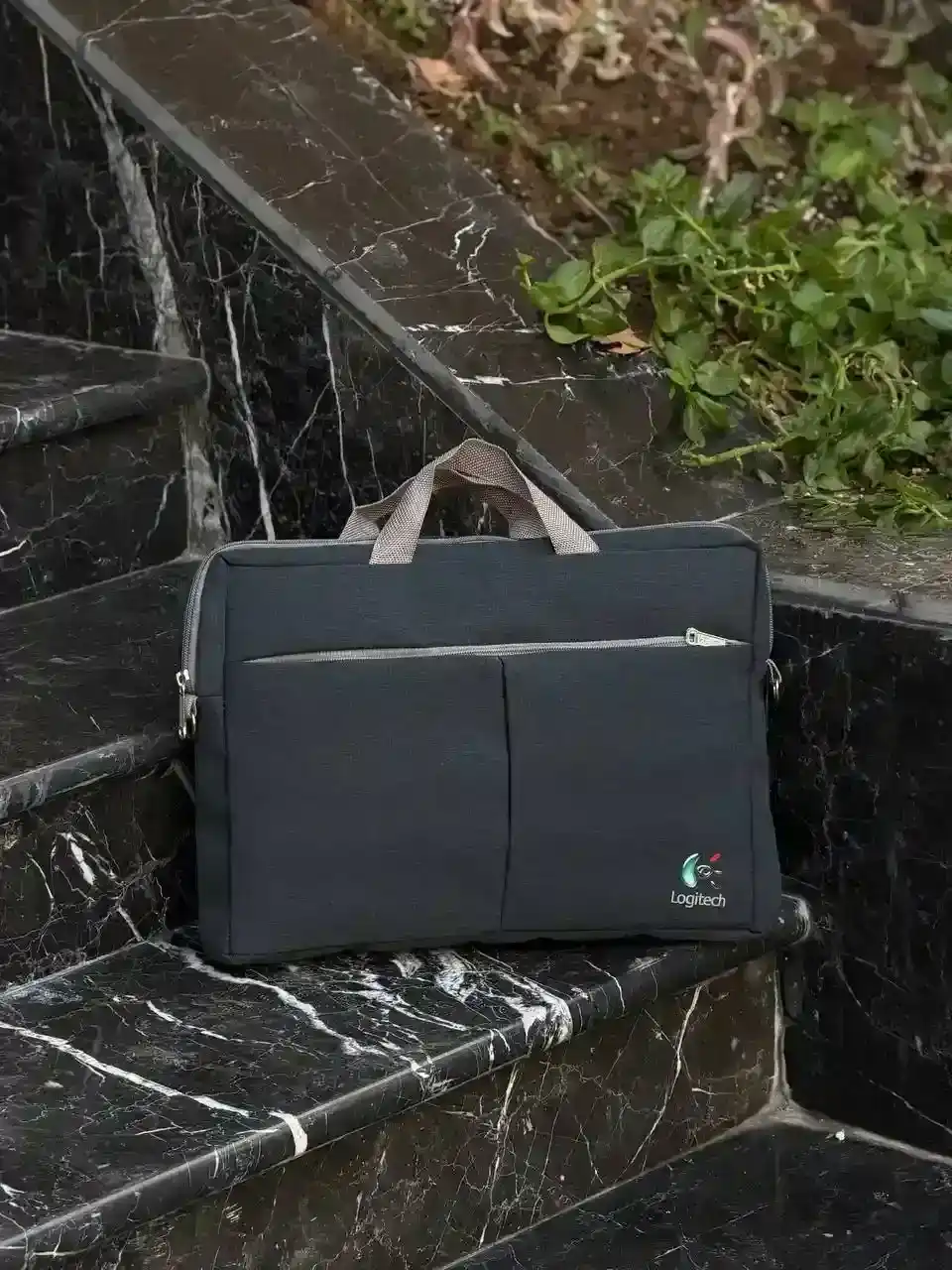کیف لپ تاپ مدل Logitech مناسب برای لپ تاپ 15.6 اینچ