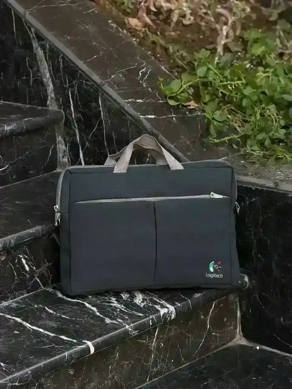 کیف لپ تاپ مدل Logitech مناسب برای لپ تاپ 15.6 اینچ