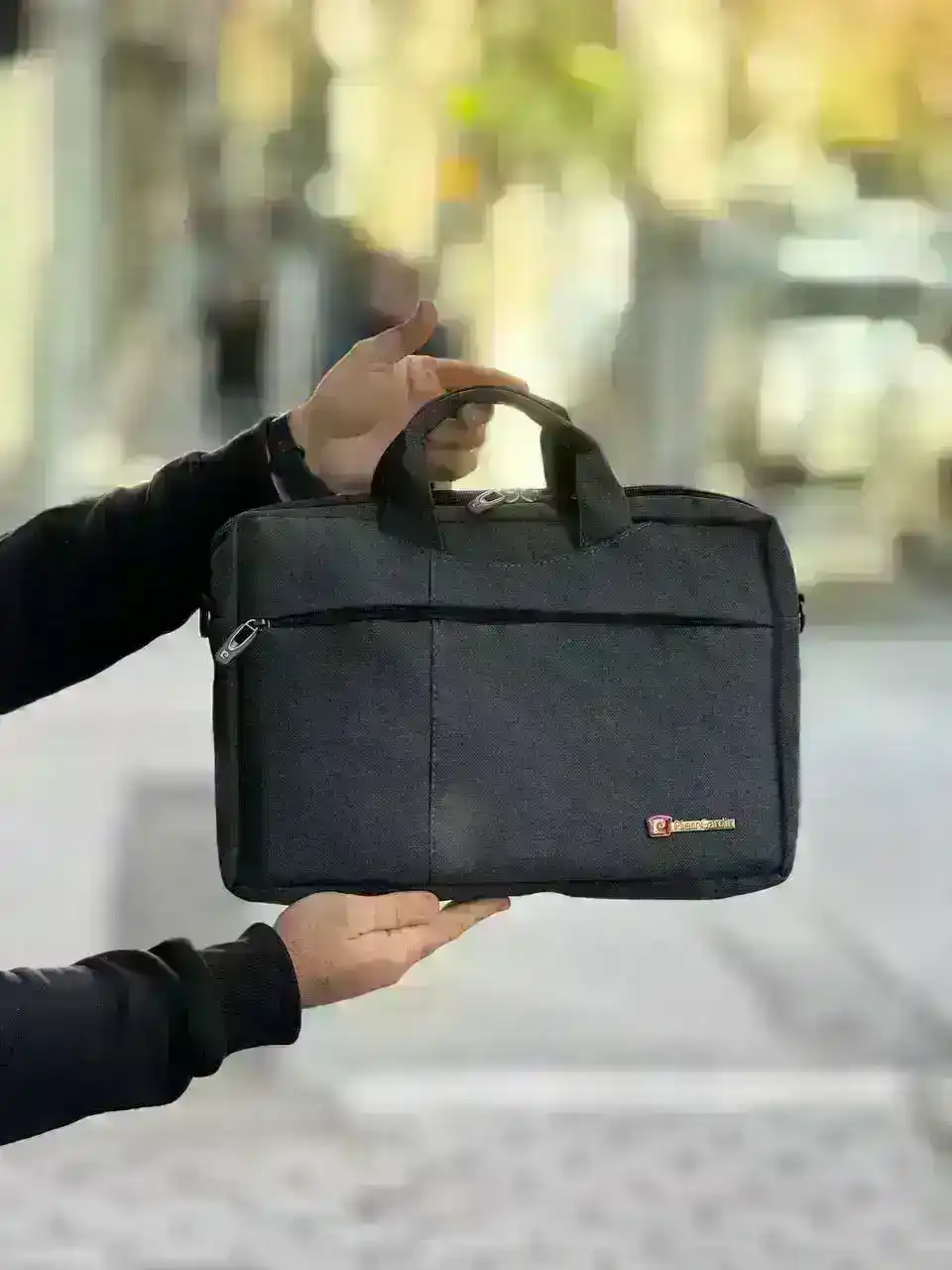 عکس کیف پیرگاردین مدل VIP مناسب برای لپ تاپ های 13 اینچ