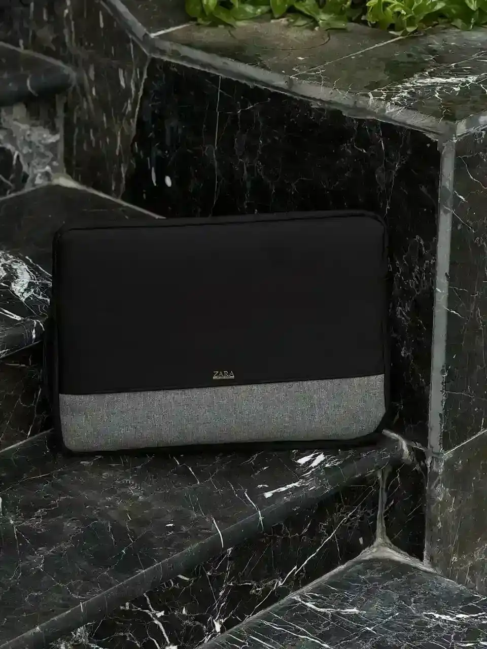 کاور ضد ضربه زارا مناسب برای لپتاپ 15.6 اینچ